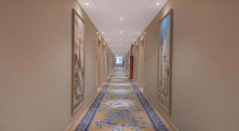 Vienna Hotel Shaanxi Xianyang Huitong China Square Exterior photo